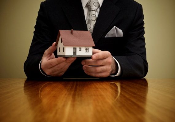 Специалисты по работе с недвижимым имуществом