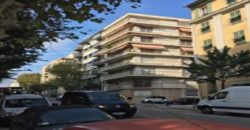 Двухкомнатные апартаменты с видом на море в Ницце