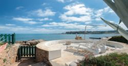 Уникальная вилла с прямым доступом к морю в Антибе