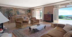 Уникальная вилла с прямым доступом к морю в Антибе