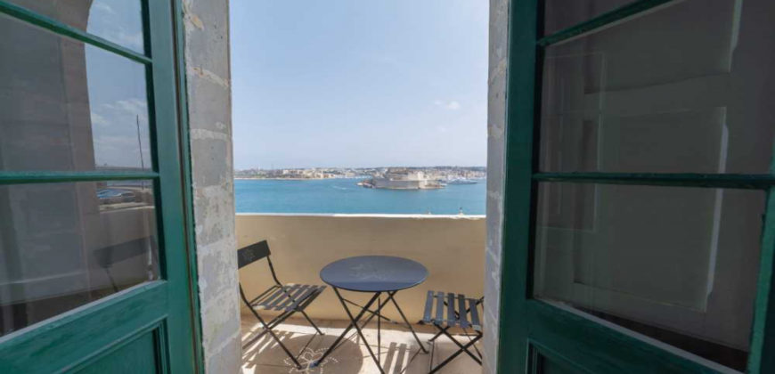 FLATS IN VALLETTA
