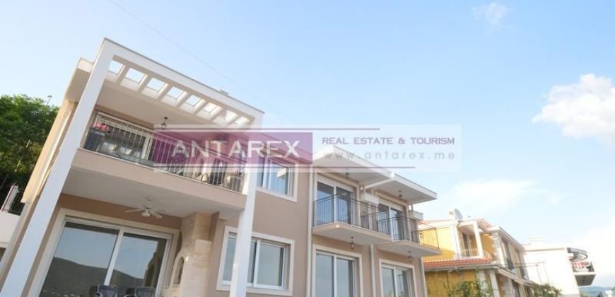 Апартаменты в Дженовичах, Черногория, 80 м2