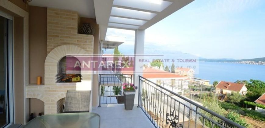 Апартаменты в Дженовичах, Черногория, 80 м2