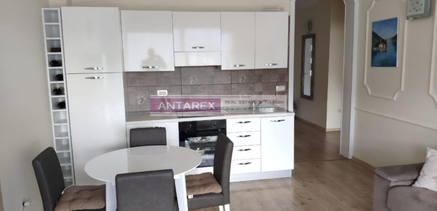 Апартаменты в Дженовичах, Черногория, 80 м2