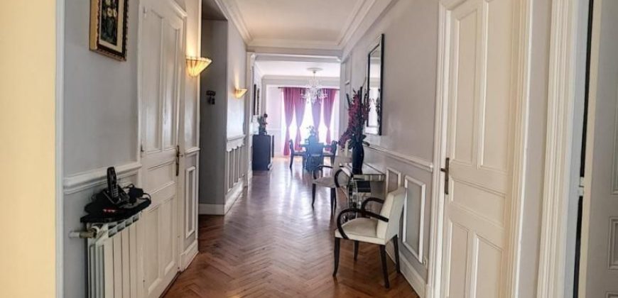 Апартаменты в Ницце, Франция, 122 м2