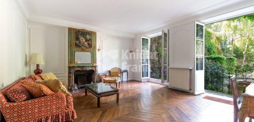 Апартаменты в Париже, Франция, 166 м2