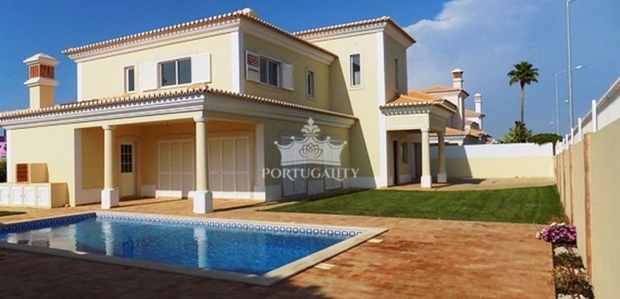 Дом в Албуфейре, Португалия, 289 м2