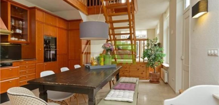 Дом в Амстердаме, Нидерланды, 210 м2