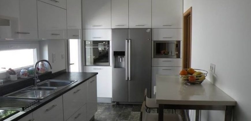 Дом в Кашкайше, Португалия, 359 м2