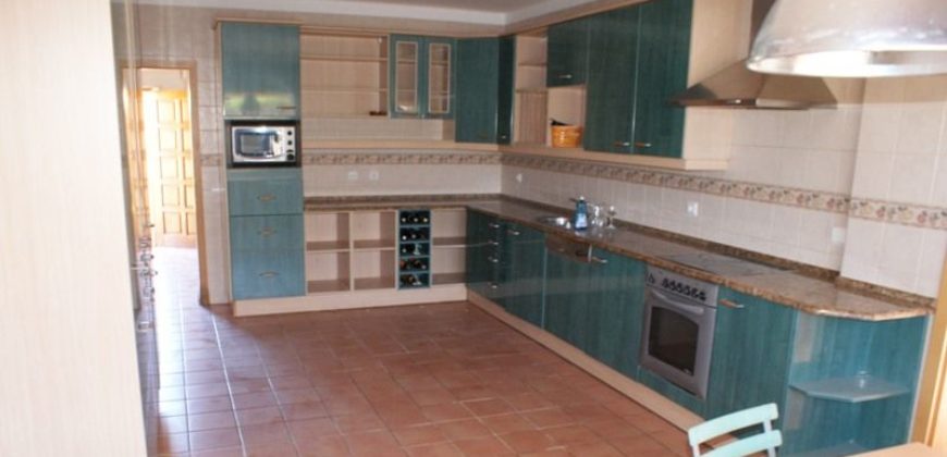 Дом в Лагоа, Португалия, 450 м2
