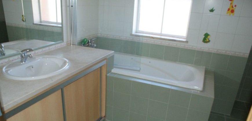 Дом в Лагоа, Португалия, 450 м2