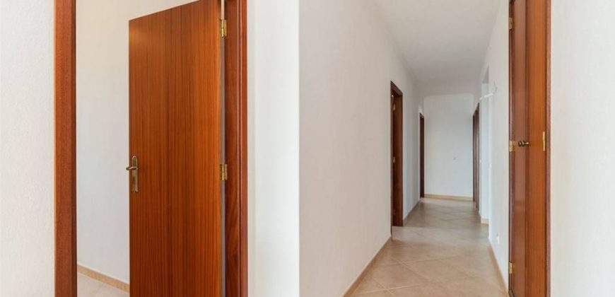 Дом в Лагуше, Португалия, 259 м2