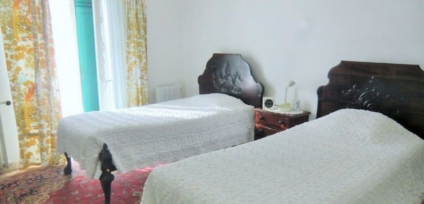 Дом в Лиссабоне, Португалия, 250 м2