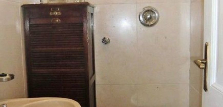 Дом в Лиссабоне, Португалия, 250 м2
