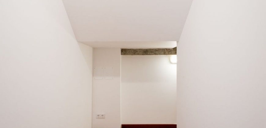 Дом в Лиссабоне, Португалия, 408 м2