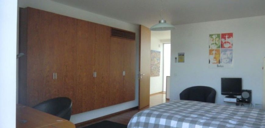 Дом в Лиссабоне, Португалия, 419 м2