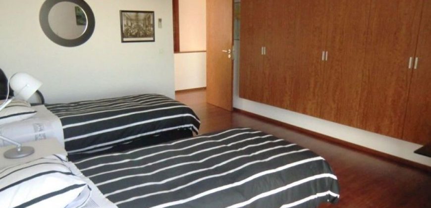 Дом в Лиссабоне, Португалия, 419 м2