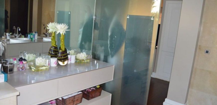 Дом в Лиссабоне, Португалия, 559 м2