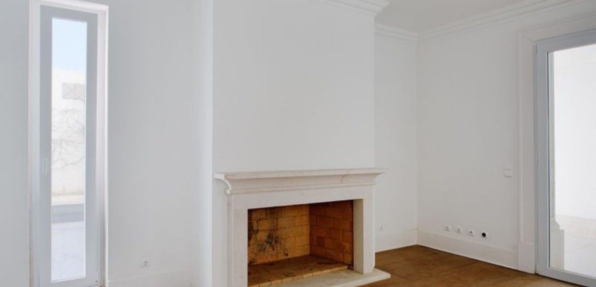 Дом в Лиссабоне, Португалия, 562 м2