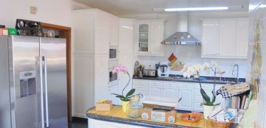 Дом в Лиссабоне, Португалия, 750 м2