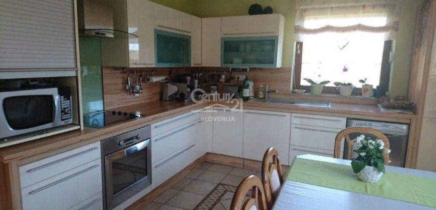 Дом в Мурска-Соботе, Словения, 215 м2