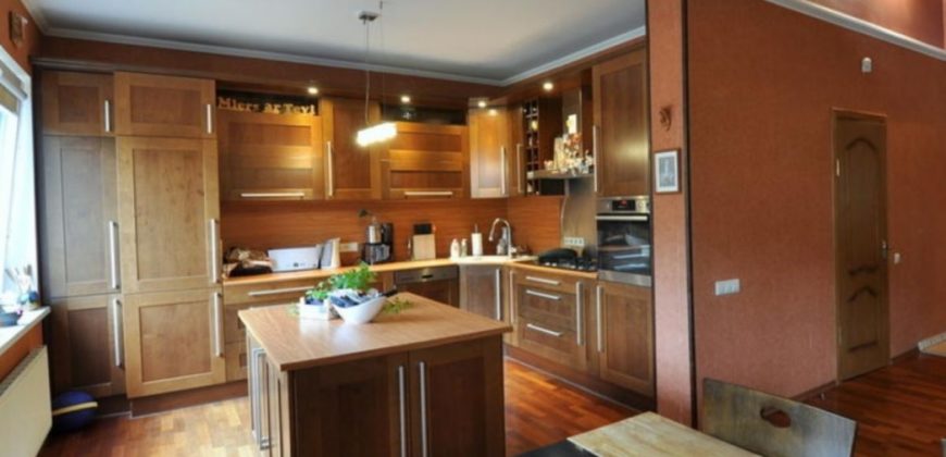 Дом в Рижском крае, Латвия, 220 м2