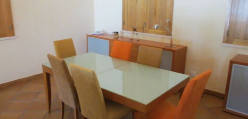 Дом в Сетубале, Португалия, 352 м2