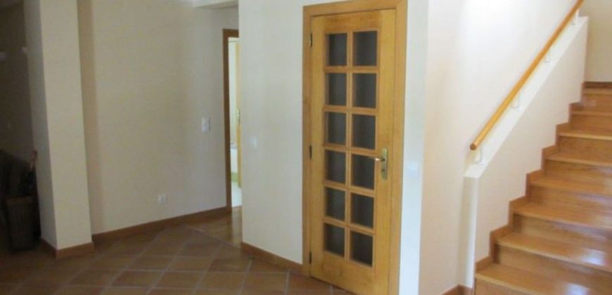 Дом в Сетубале, Португалия, 352 м2