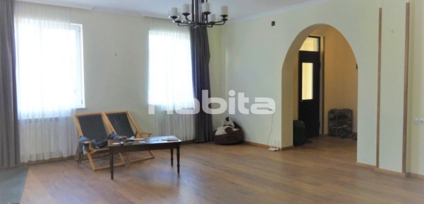 Дом в Тбилиси, Грузия, 180 м2