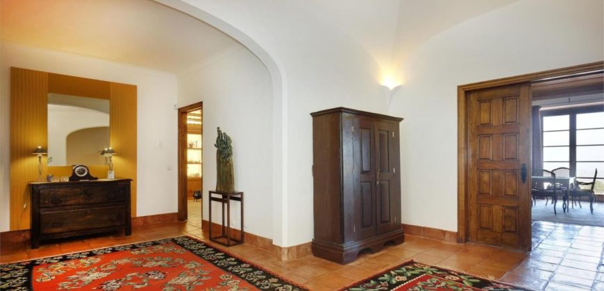 Ферма в Синтре, Португалия, 944 м2