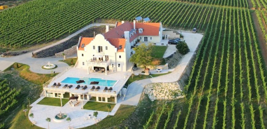 Коммерческая недвижимость Monoszló, Венгрия, 2437 м2