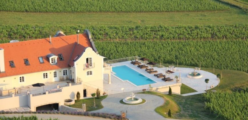Коммерческая недвижимость Monoszló, Венгрия, 2437 м2