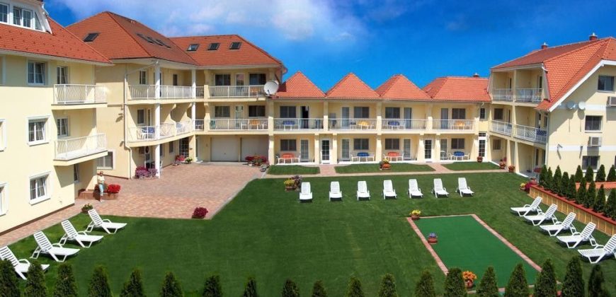 Коммерческая недвижимость в Хевизе, Венгрия, 1800 м2