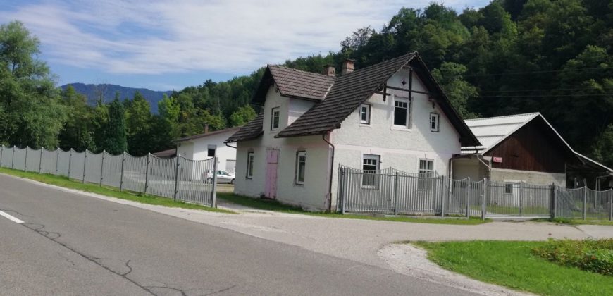 Коммерческая недвижимость в Севнице, Словения, 4593 м2