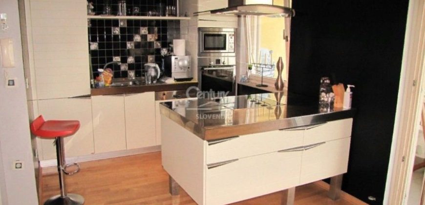 Квартира в Копере, Словения, 86 м2