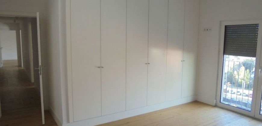 Квартира в Лиссабоне, Португалия, 270 м2