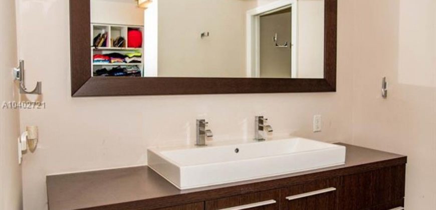 Квартира в Майами, США, 180 м2