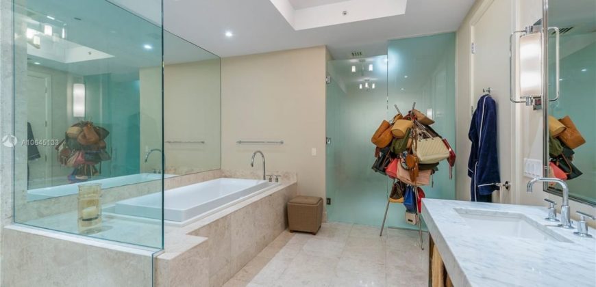 Квартира в Майами, США, 260 м2