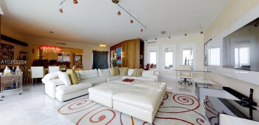 Квартира в Майами, США, 290 м2