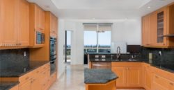 Квартира в Майами, США, 295 м2