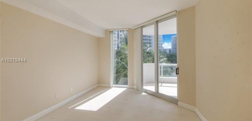 Квартира в Майами, США, 295 м2