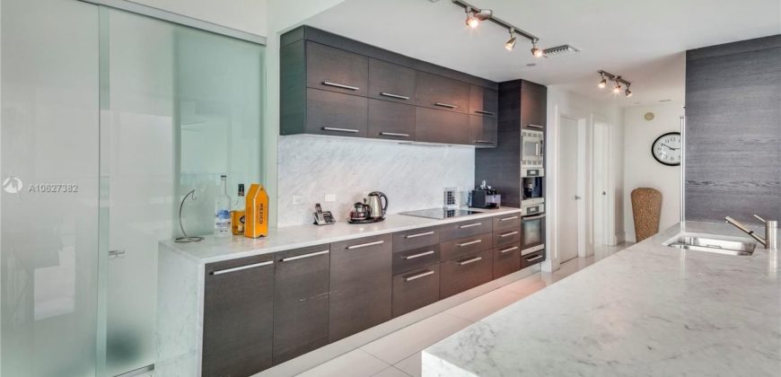 Квартира в Майами, США, 320 м2