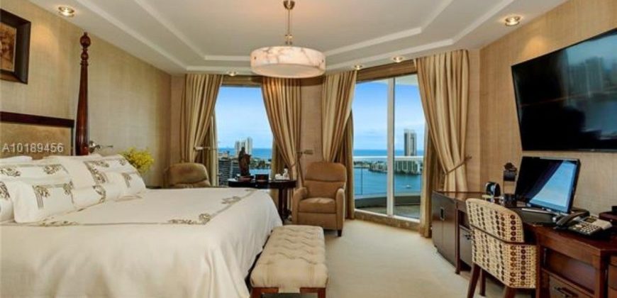 Квартира в Майами, США, 328 м2