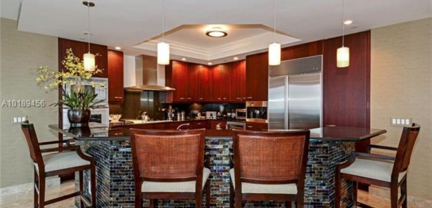 Квартира в Майами, США, 328 м2