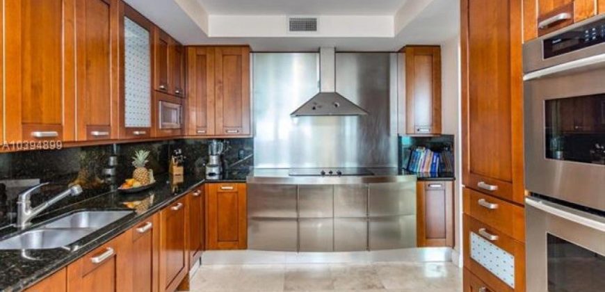 Квартира в Майами, США, 334 м2