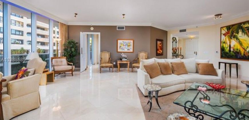 Квартира в Майами, США, 355 м2