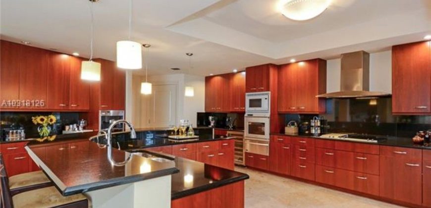 Квартира в Майами, США, 382 м2