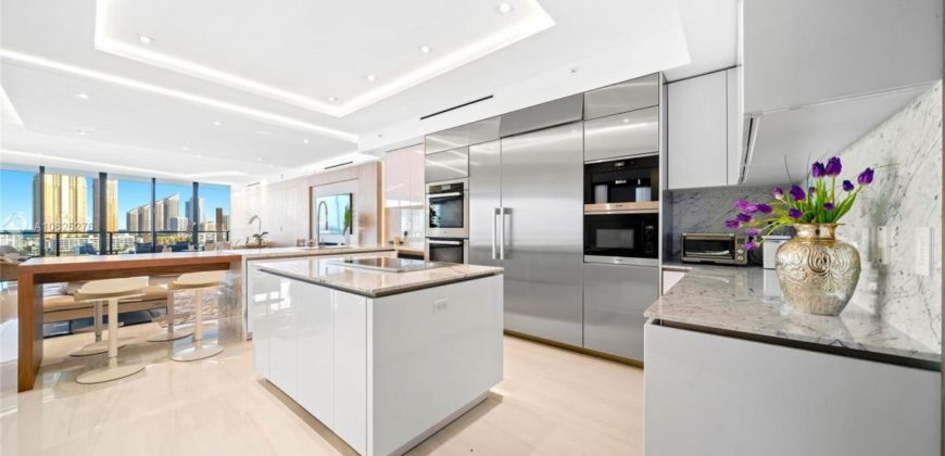 Квартира в Майами, США, 430 м2