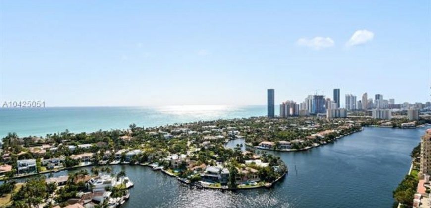 Квартира в Майами, США, 553 м2