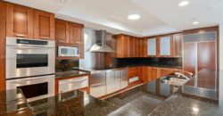 Квартира в Майами, США, 553 м2